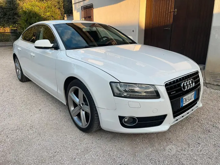 Audi A5 2012 photo 2