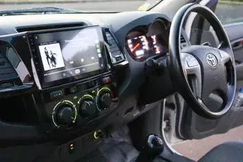 Toyota Hilux 2015 photo 4