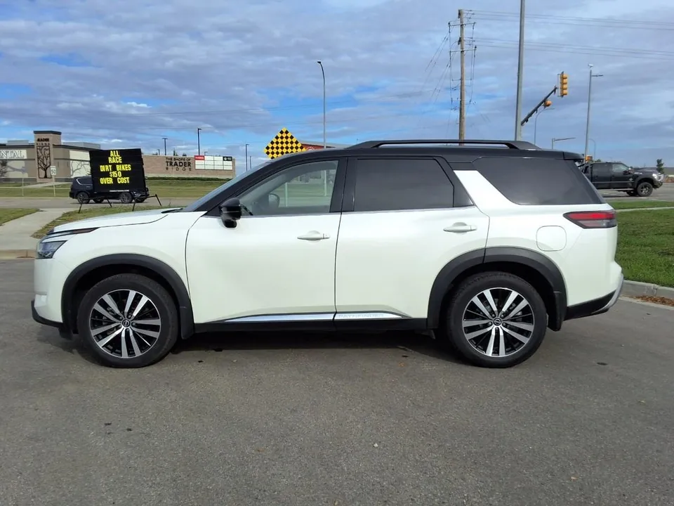Nissan Pathfinder 2023 photo 4
