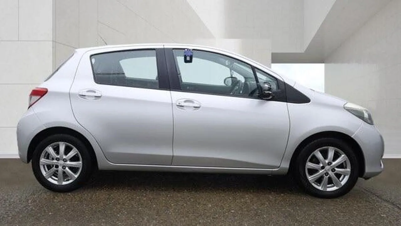 Toyota Yaris 2011 photo 3