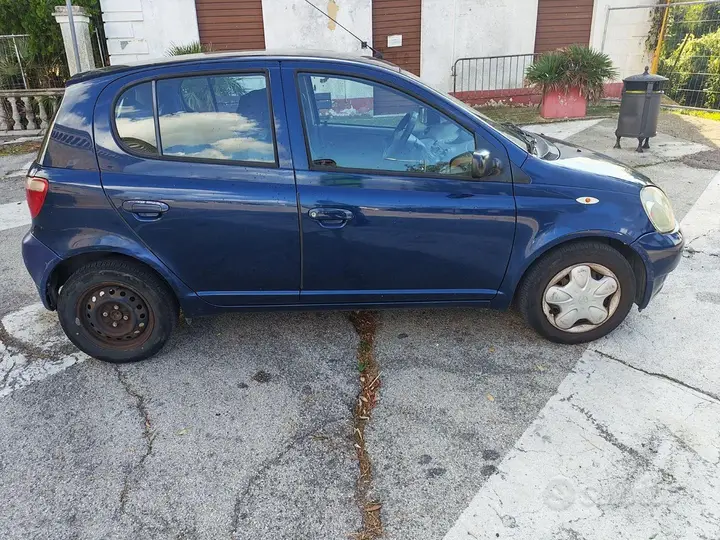 Toyota Yaris 2002 photo 3