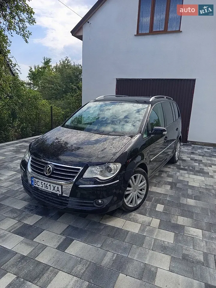Volkswagen Touran 2007 photo 2