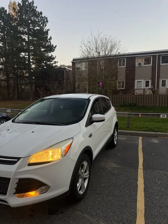 Ford Escape 2013 photo 2