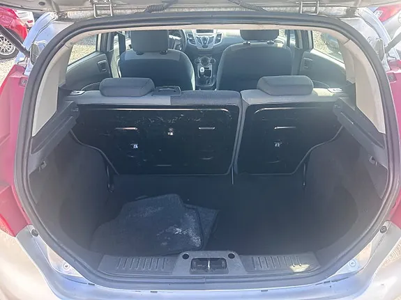 Ford Fiesta 2010 photo 5