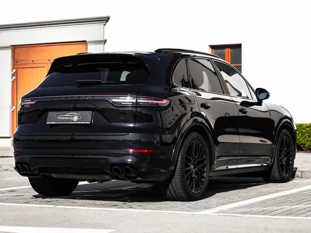 Porsche Cayenne 2020 photo 2