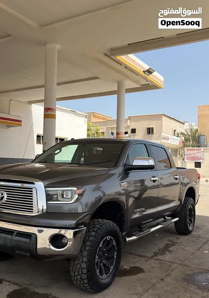 Toyota Tundra 2013 photo 2
