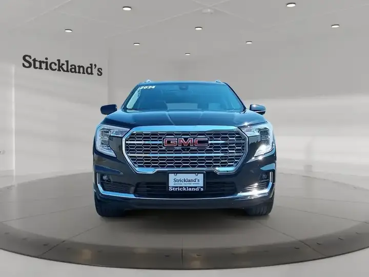 GMC Terrain 2024 photo 2