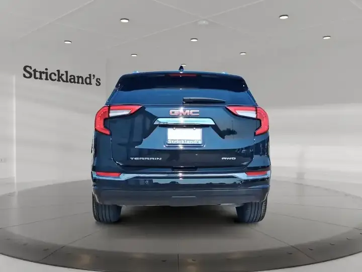 GMC Terrain 2024 photo 3