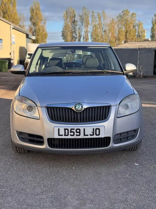 Skoda Fabia 2009 photo 3