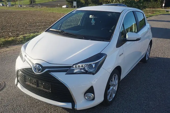 Toyota Yaris 2015 photo 3