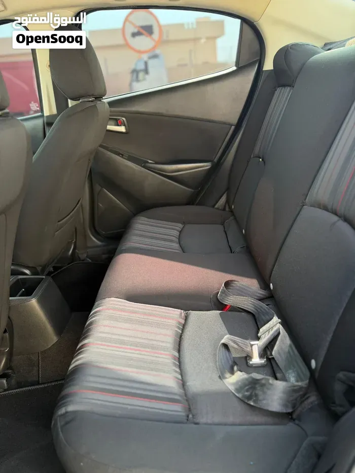 Mazda 2 2017 photo 4