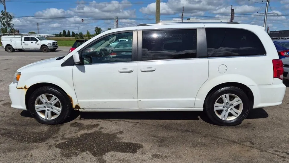 Dodge Grand Caravan 2018 photo 2