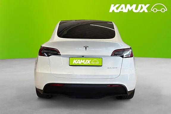 Tesla Model Y 2024 photo 5