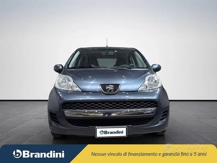 Peugeot 107 2011 photo 3