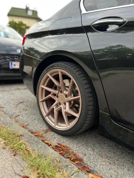 BMW 5 Series 2013 photo 2