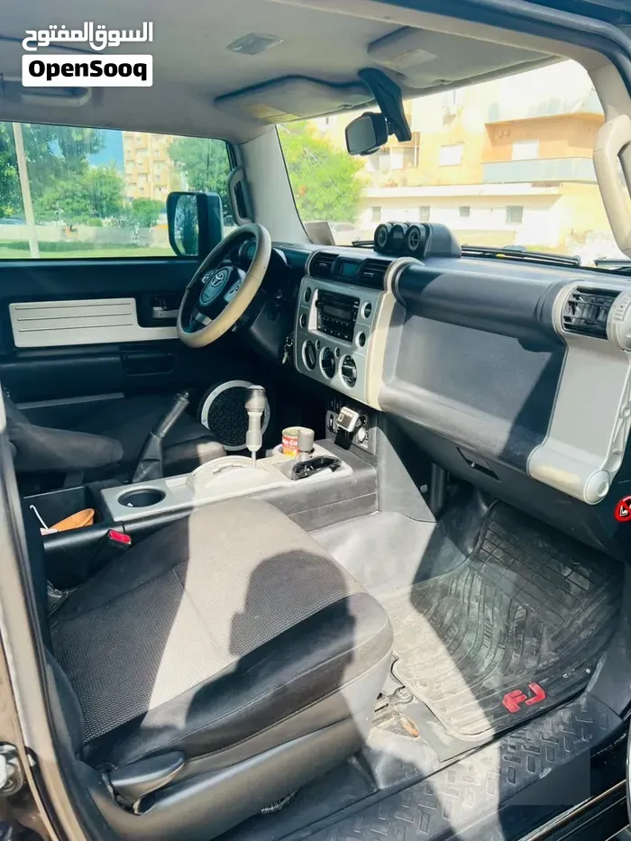 Toyota Fj Gxr 2012 photo 3
