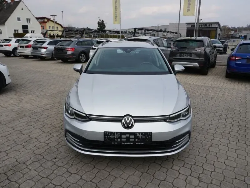 Volkswagen Golf 2023 photo 2