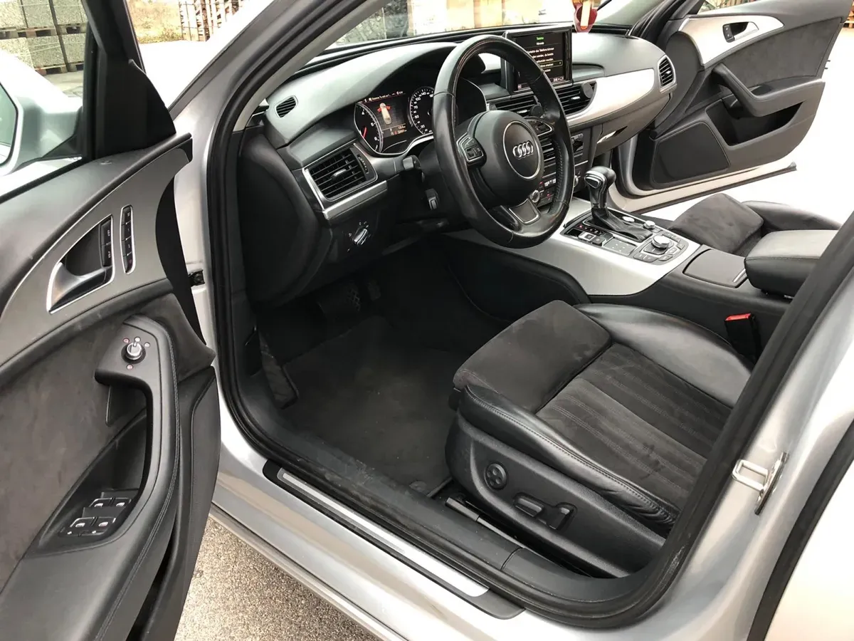 Audi A6 2011 photo 2