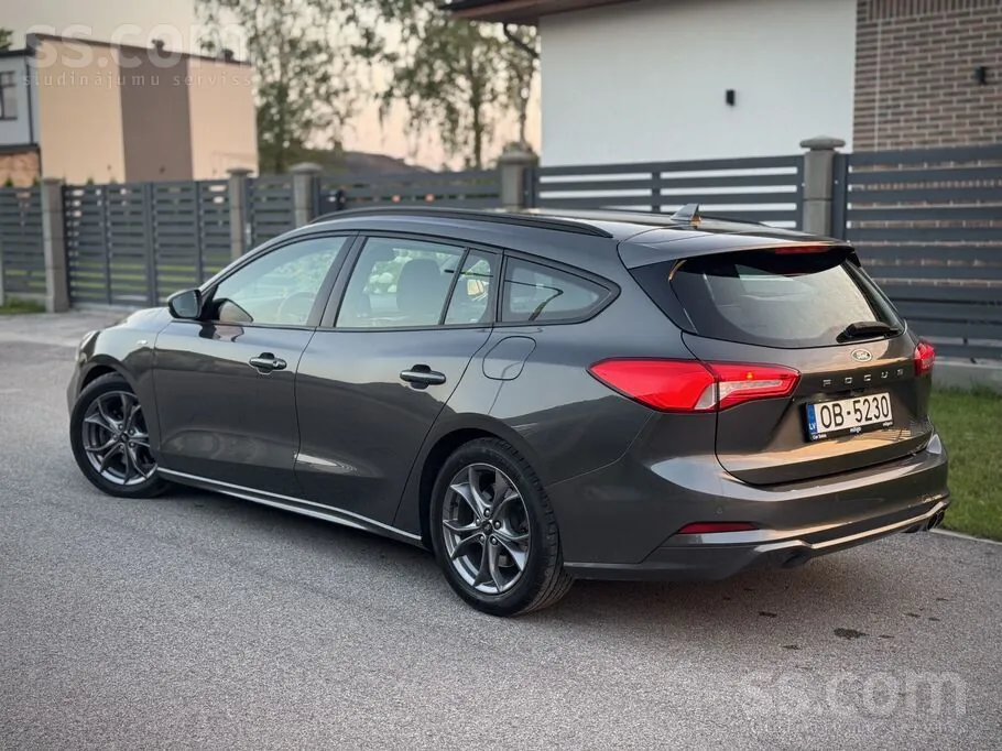 Ford Focus 2021 photo 3
