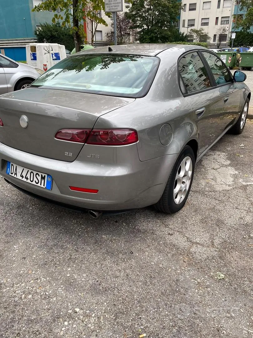 Alfa Romeo 159 2006 photo 2