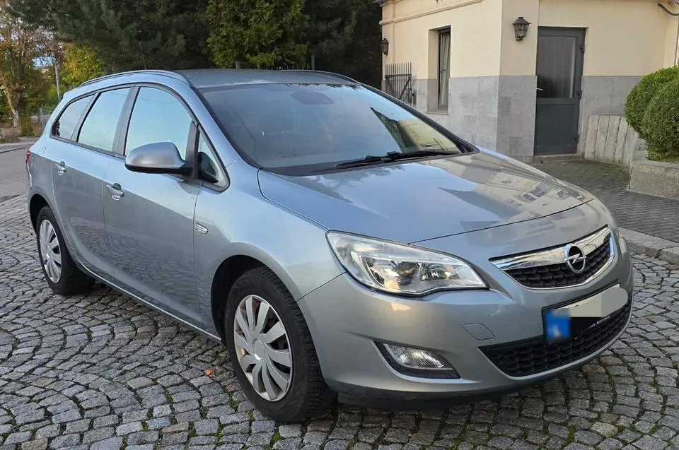Opel Astra J