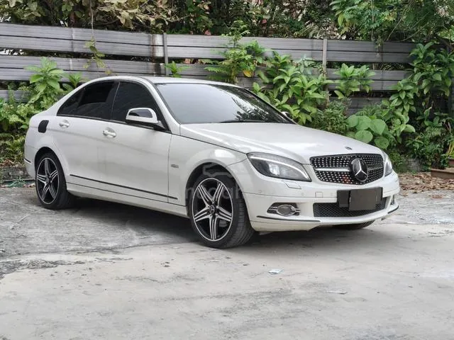 Mercedes-Benz C200