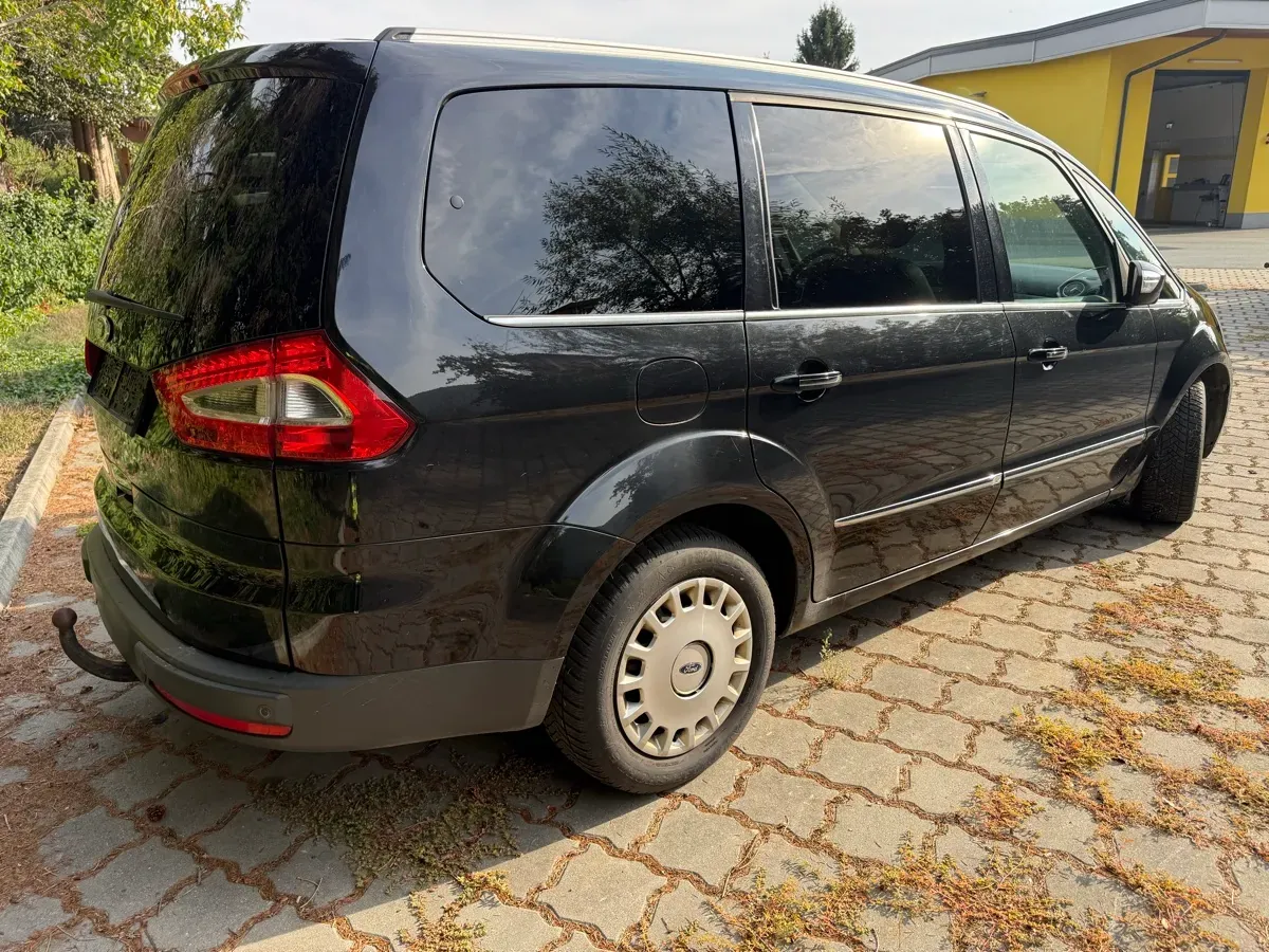 Ford Galaxy 2012 photo 2