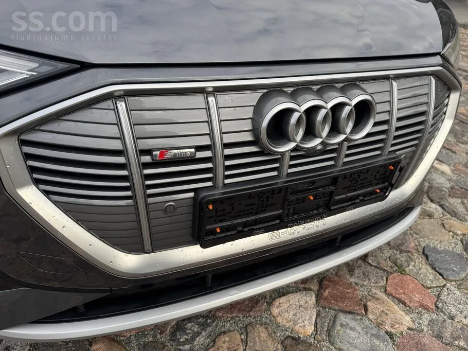 Audi E-Tron 2021 photo 4