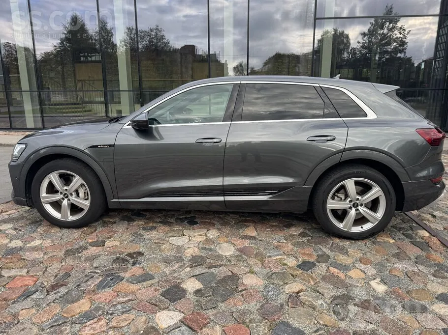 Audi E-Tron 2021 photo 2