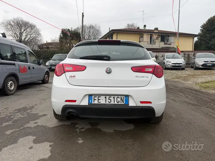 Alfa Romeo Giulietta 2016 photo 5