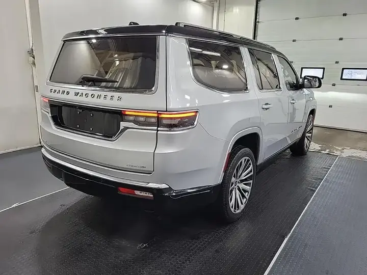 Jeep Grand Wagoneer 2022 photo 2