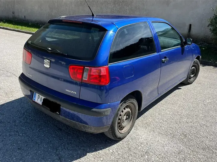 Seat Ibiza 2000 photo 2