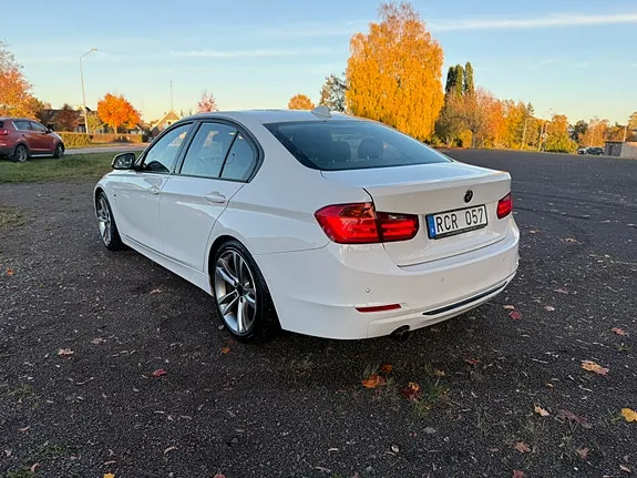 BMW 320D 2012 photo 3