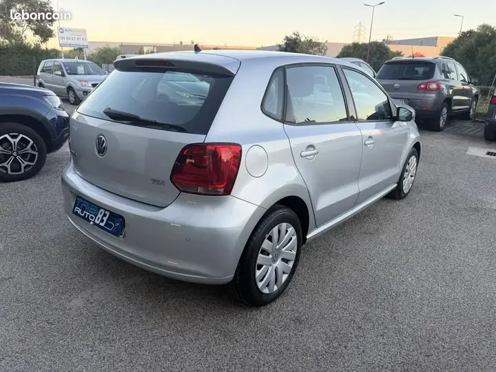 Volkswagen Polo 2010 photo 2