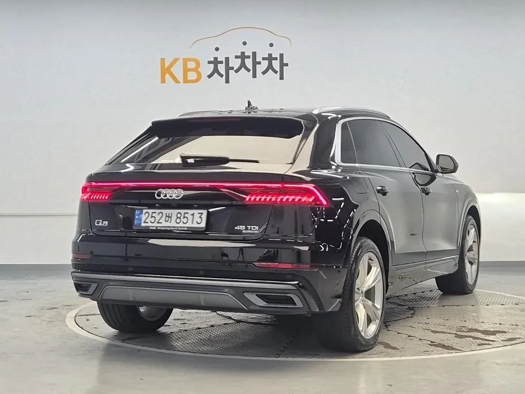 Audi Q8 2022 photo 3