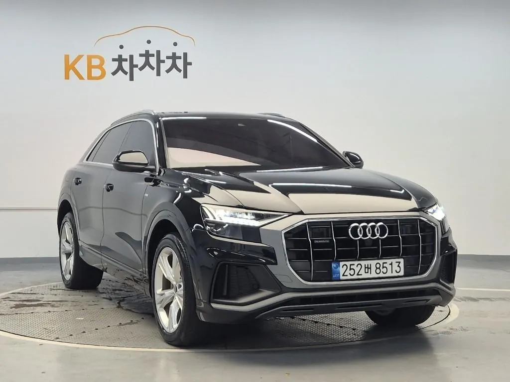 Audi Q8 2022 photo 4