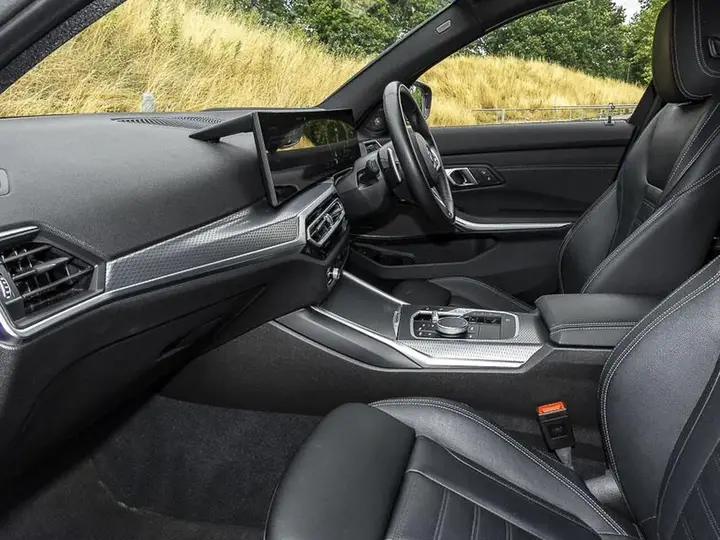 BMW 3 Series 2024 photo 5