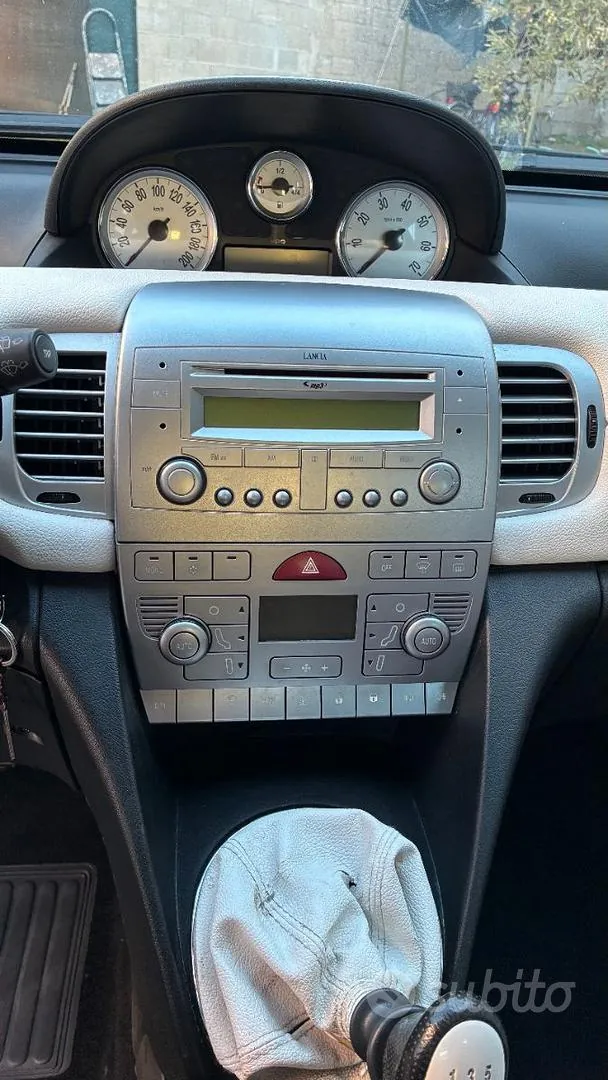 Lancia Ypsilon 2010 photo 5