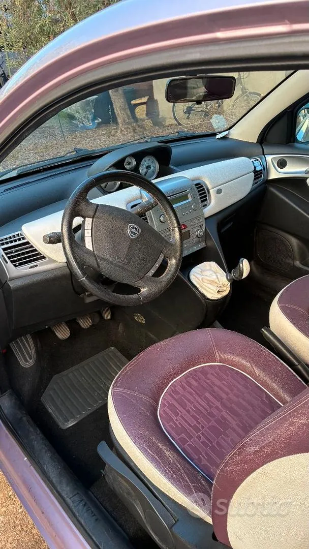 Lancia Ypsilon 2010 photo 4