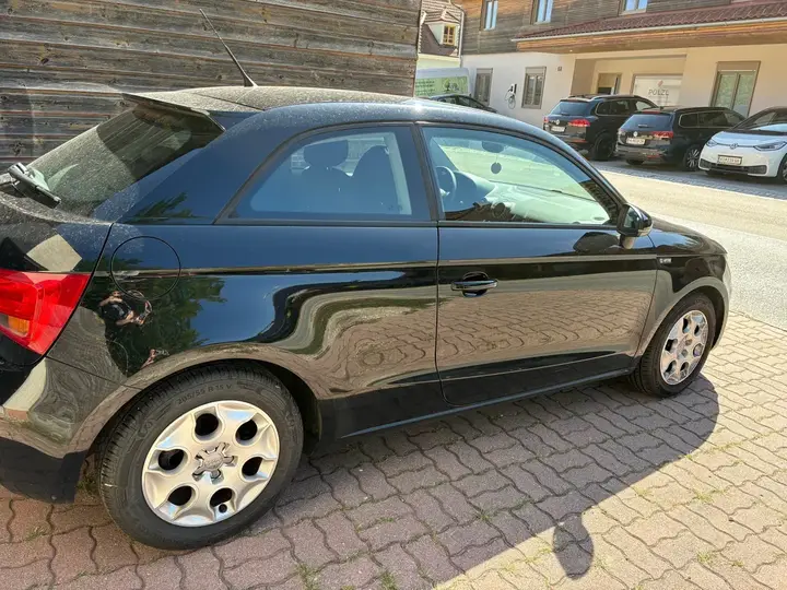 Audi A1 2011 photo 3