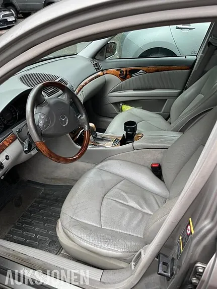 Mercedes-Benz E-Class 2003 photo 5