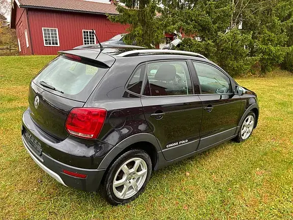 Volkswagen Polo Cross 2012 photo 5