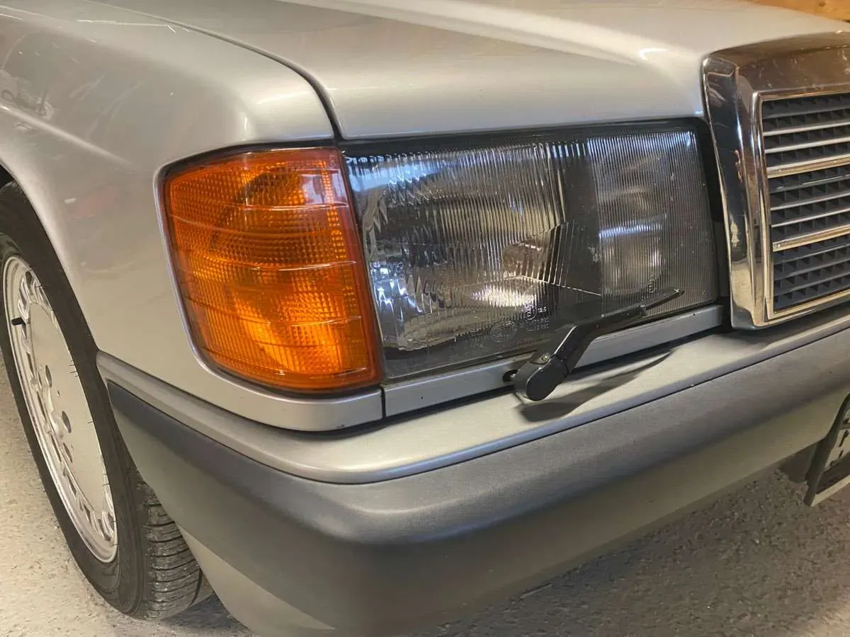 Mercedes-Benz 190 1990 photo 3