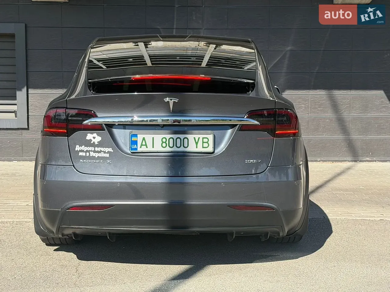Tesla Model X 2018 photo 2