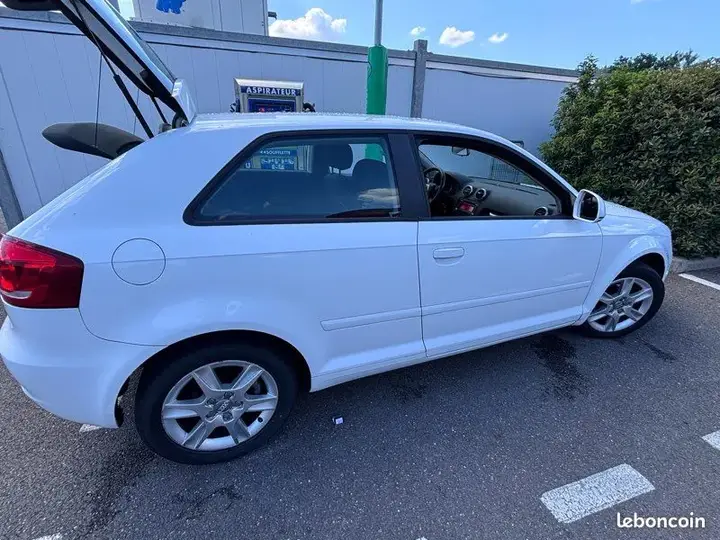 Audi A3 2010 photo 3