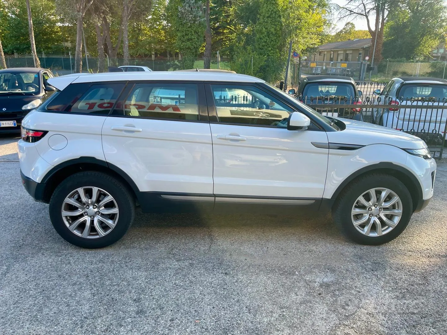 Land Rover Range Rover Evoque 2018 photo 2