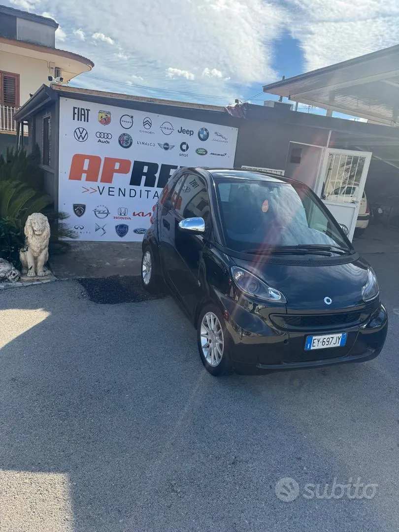 Smart Fortwo 2011 photo 2