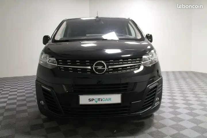 Opel Zafira 2021 photo 2