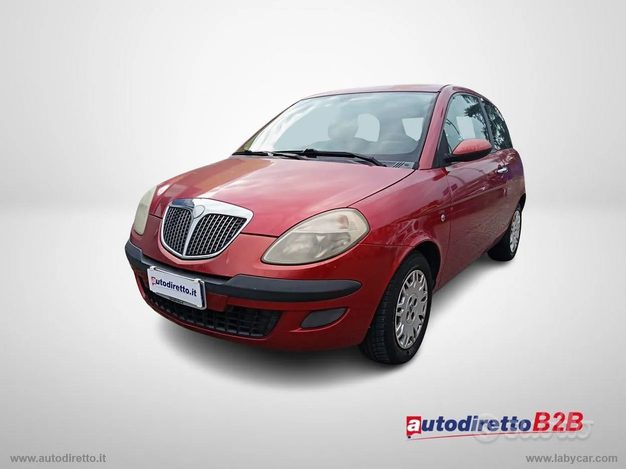 Lancia Ypsilon