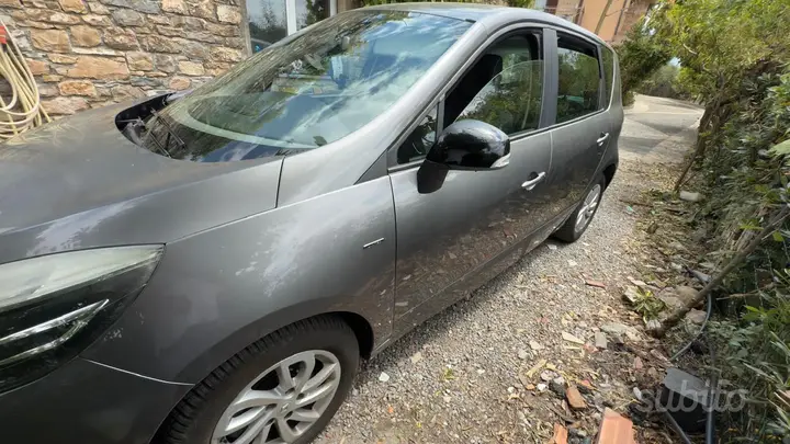 Renault Scenic 2015 photo 2